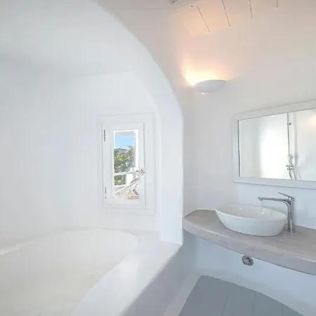 Superb With Only 80 Meters Away From The Sea Дом отдыха Орнос