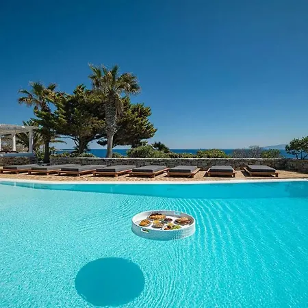 Superb With Only 80 Meters Away From The Sea *
